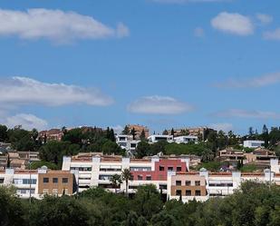 Vista exterior de Pis de lloguer en Camas amb Aire condicionat, Terrassa i Balcó