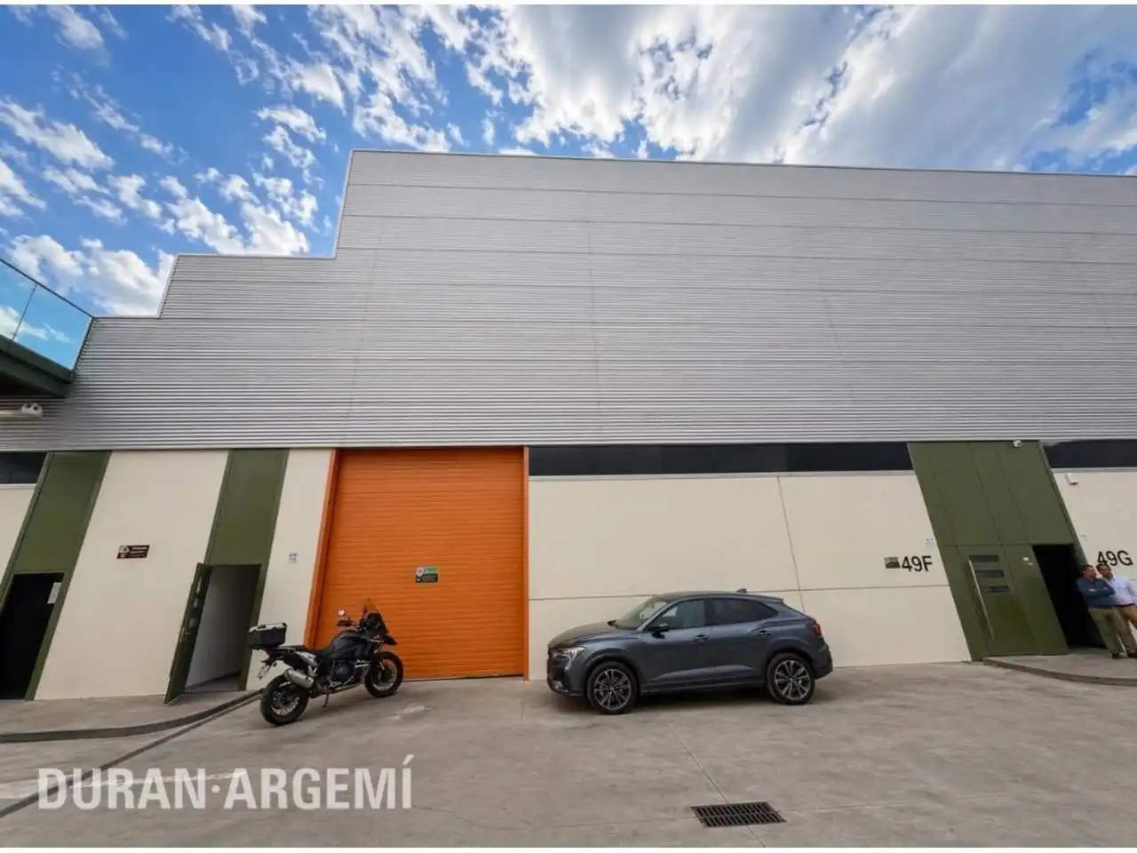 Vista exterior de Nave industrial de alquiler en Terrassa