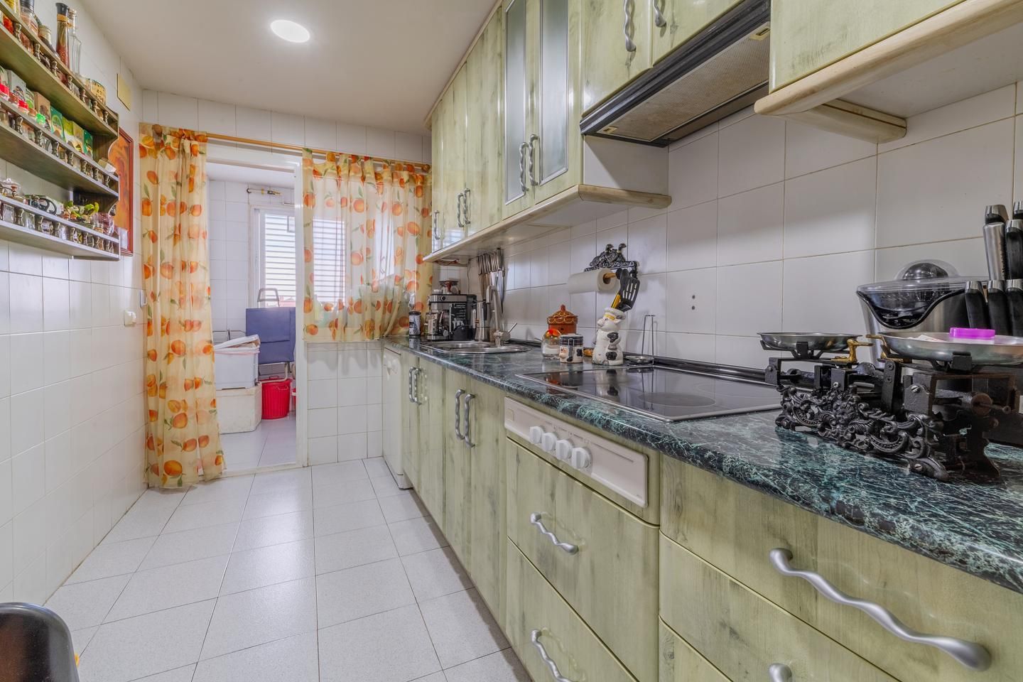 Kitchen of Flat for sale in Torrejón de Ardoz  with Air Conditioner, Heating and Storage room