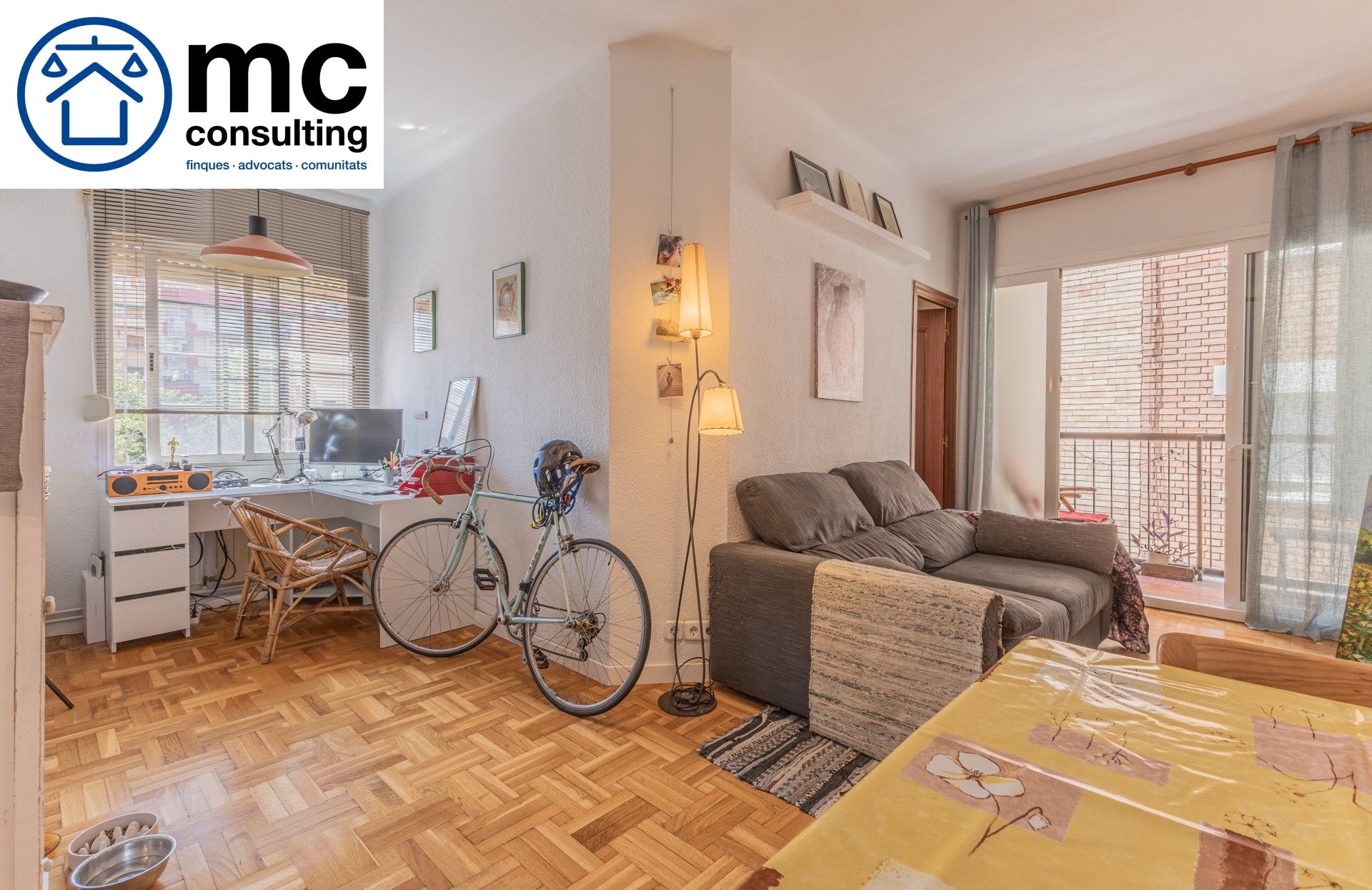 Living room of Flat for sale in  Barcelona Capital  with Air Conditioner, Heating and Balcony