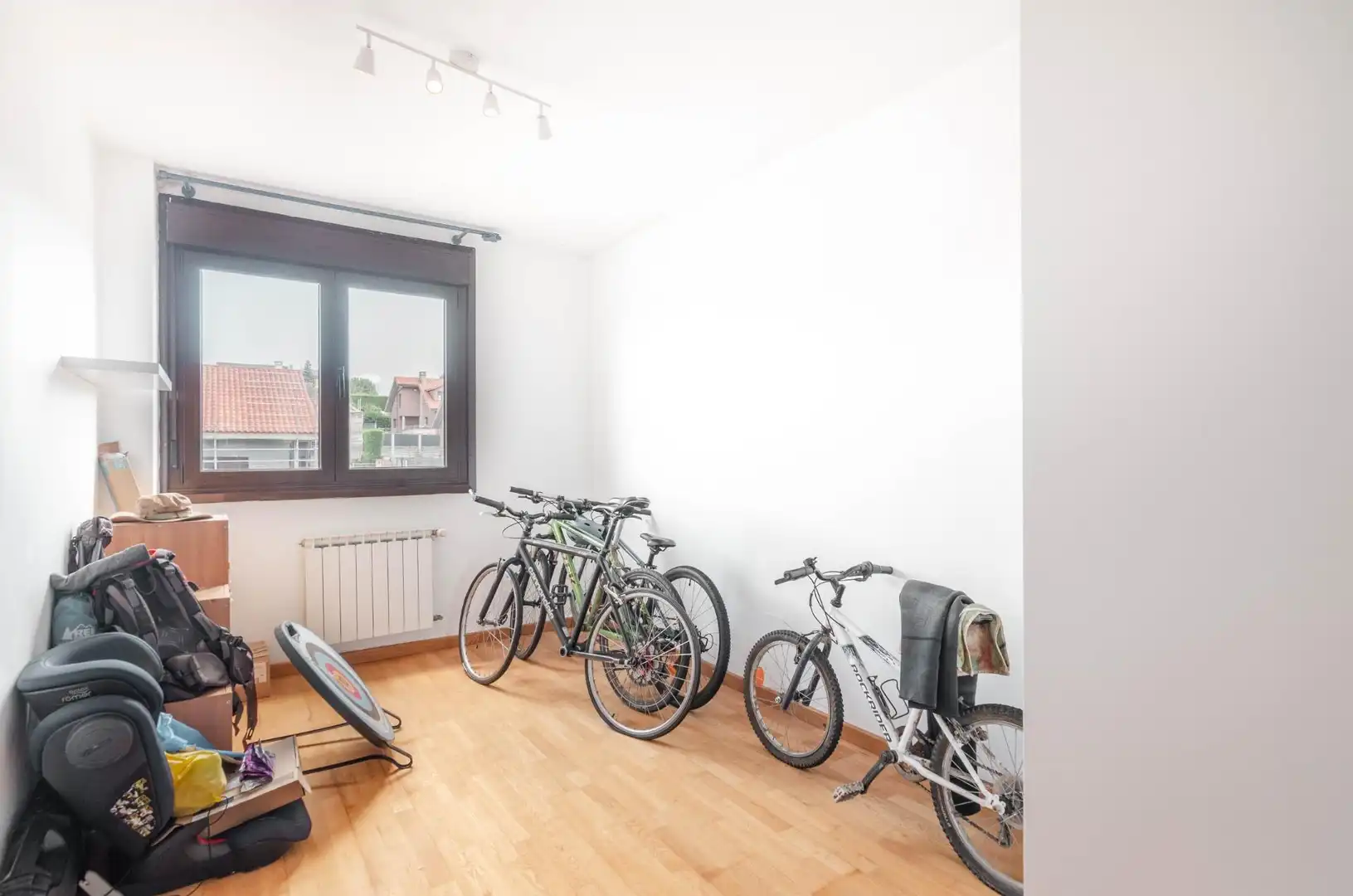 Piso en venta en Llanera con Calefacción, Trastero y Amueblado