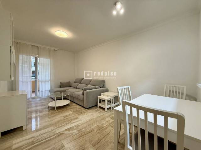 Piso en Venta en IMPERIO ARGENTINA en Martín Carpena - Torre del Río