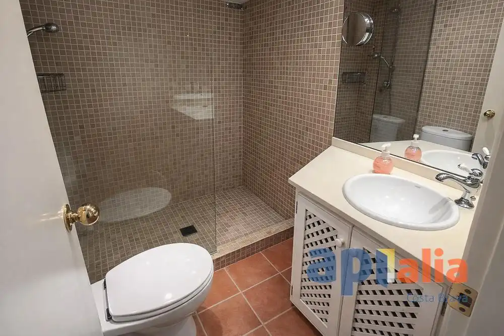 Bathroom of Apartments for sale in Calonge i Sant Antoni  with Heating