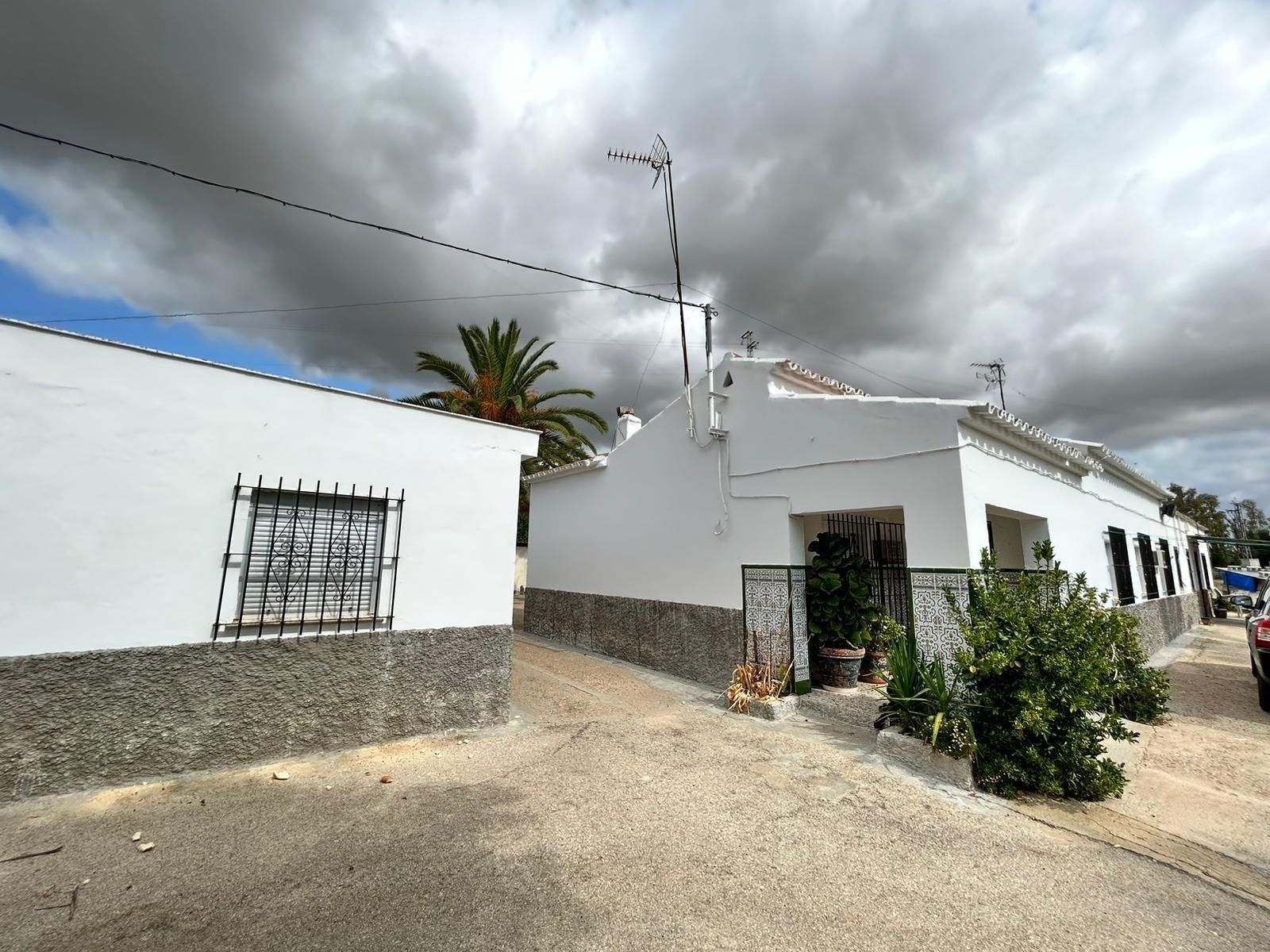 Vista exterior de Finca rústica en venda en Jerez de la Frontera amb Aire condicionat, Jardí privat i Terrassa