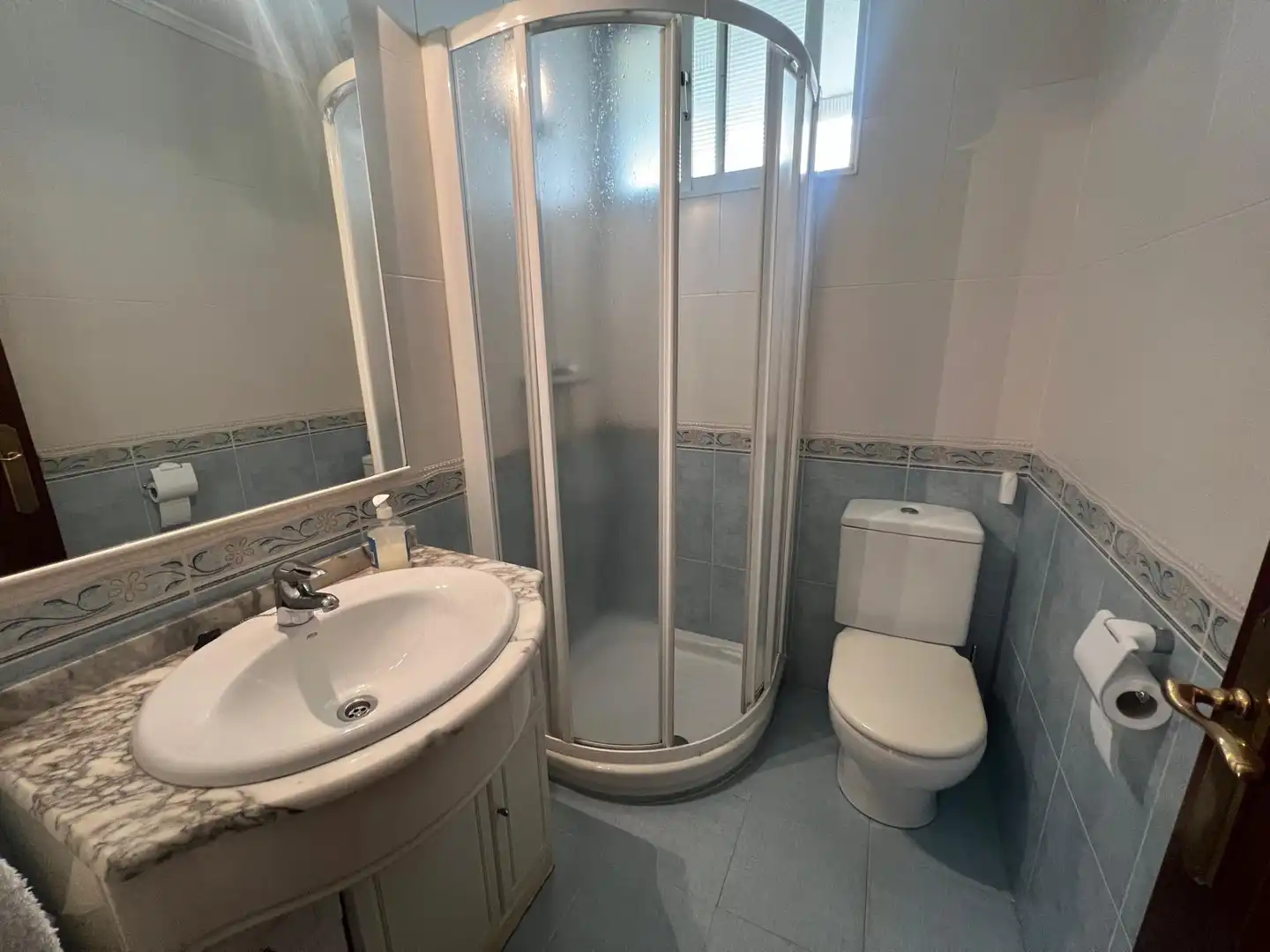 Bathroom of Flat for sale in Otxarkoaga - Txurdinaga