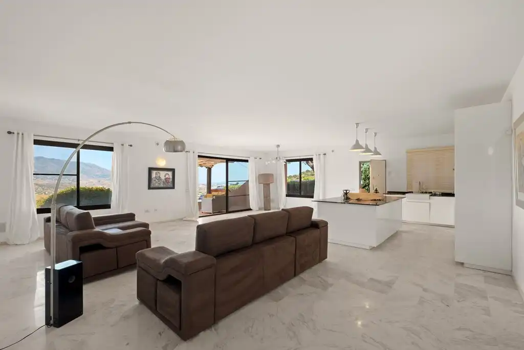 Sala de estar de Planta baja en venta en Ojén con Aire acondicionado, Jardín privado y Terraza