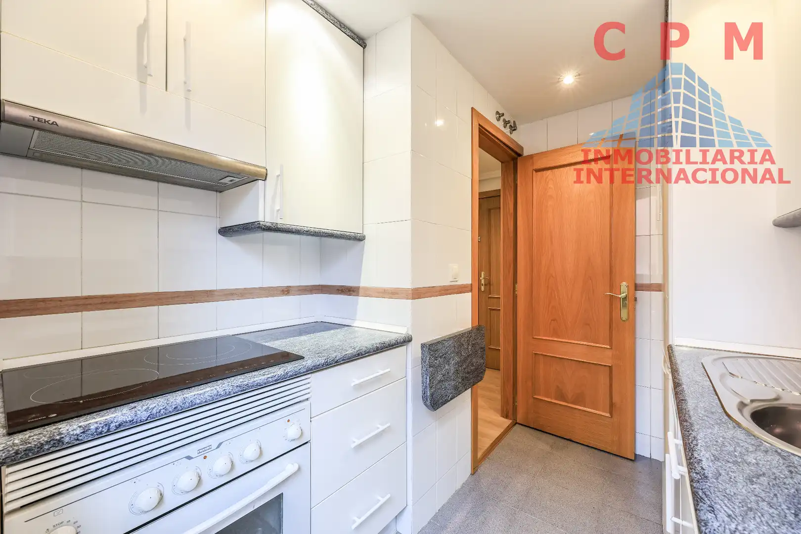 Cocina de Ático de alquiler en Madrid con Aire acondicionado, Calefacción y Parquet