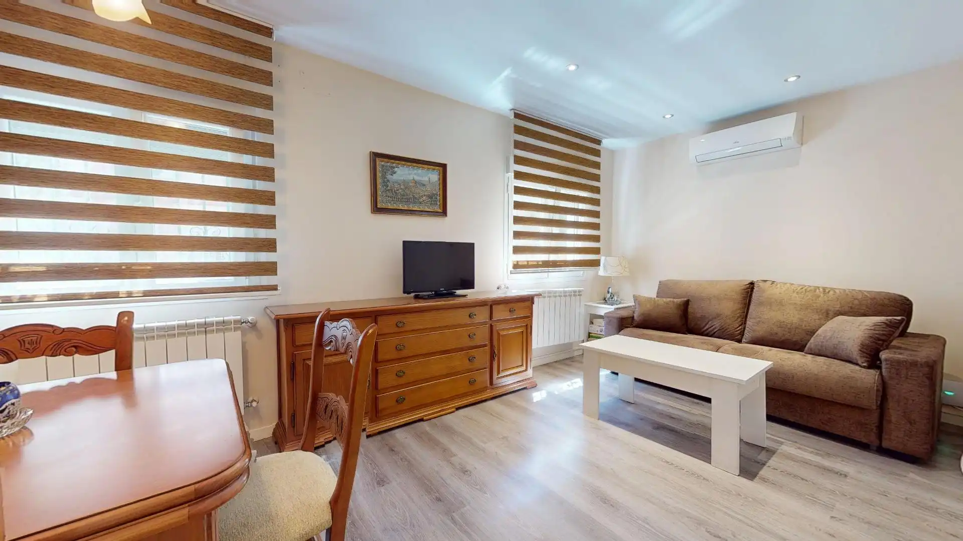 Living room of Flat for sale in Madrid  with Air Conditioner, Heating and Furnished