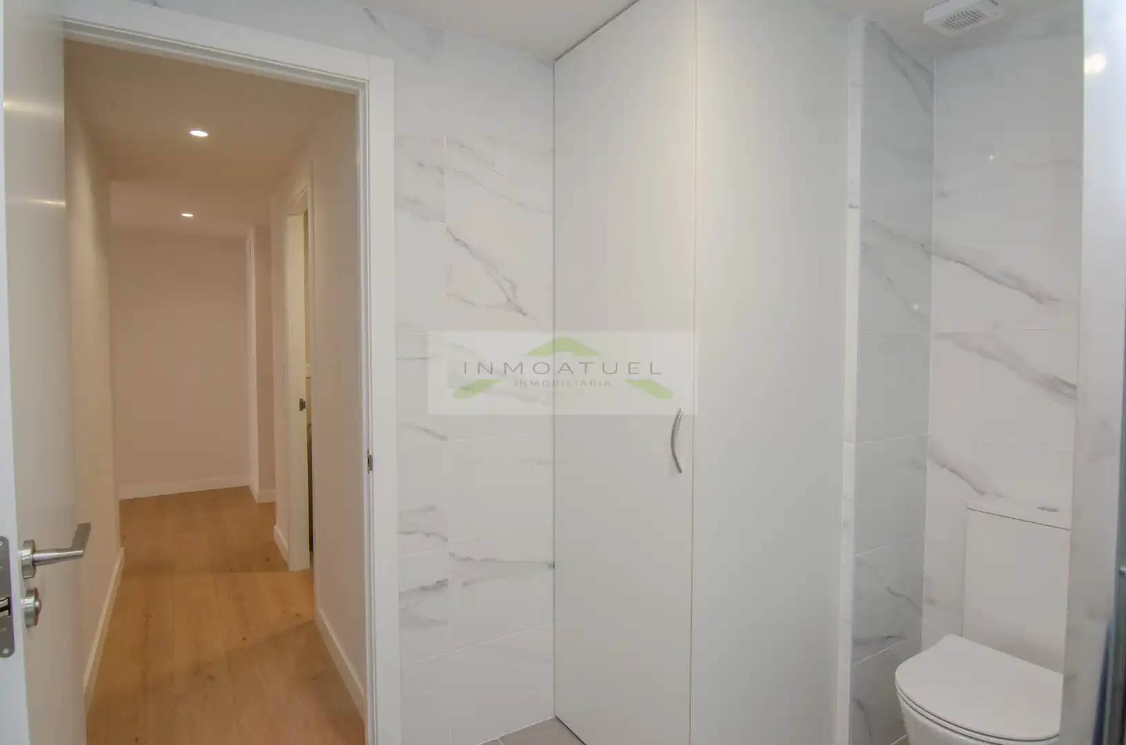 Baño de Piso de alquiler en A Coruña Capital  con Calefacción, Amueblado y Horno