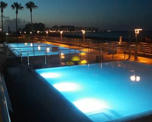 Piscina de Apartament de lloguer en La Manga del Mar Menor amb Aire condicionat, Piscina i Balcó