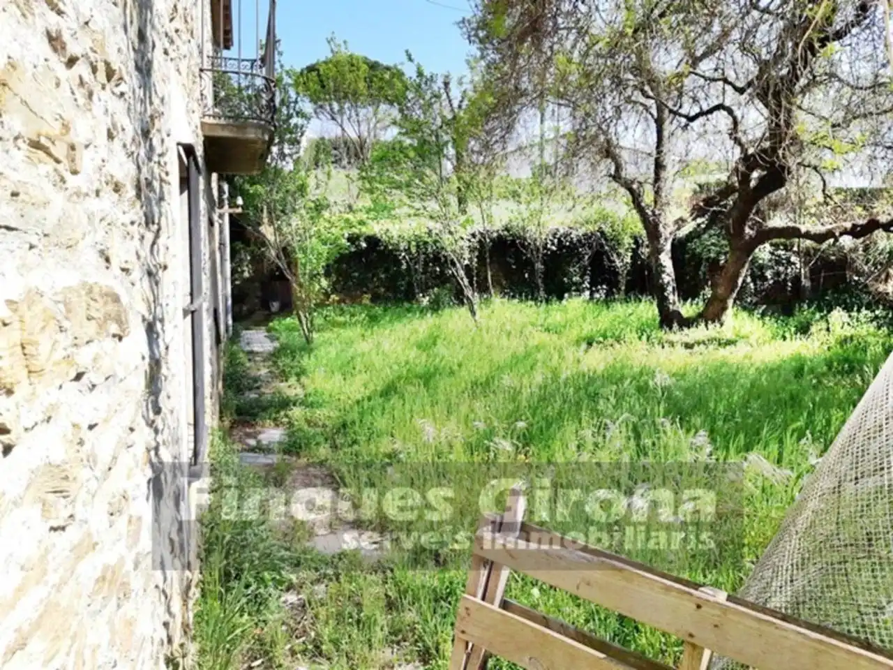 Houses for sale in Quart  with Private garden