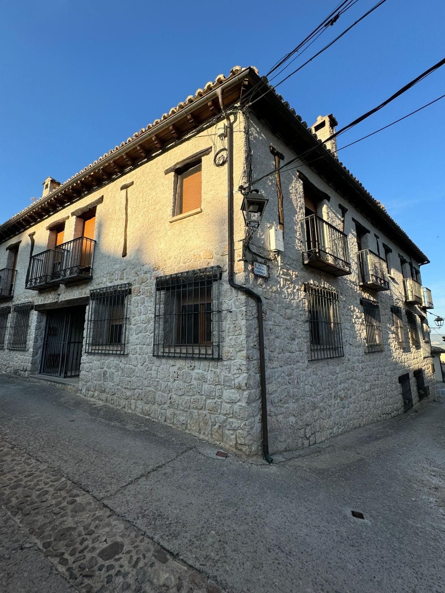 Exterior view of Single-family semi-detached for sale in Alocén  with Heating, Storage room and Balcony