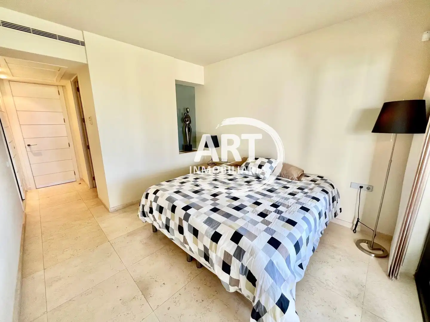 Dormitori de Apartament en venda en Benahavís amb Aire condicionat, Calefacció i Jardí privat