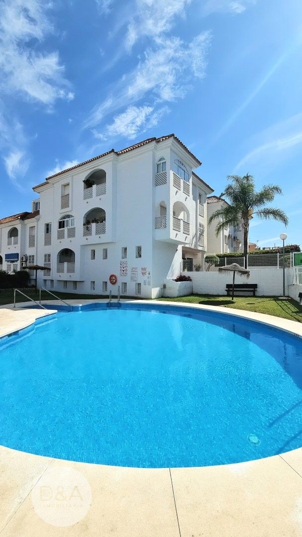 Piscina de Pis en venda en Torremolinos amb Aire condicionat, Terrassa i Piscina