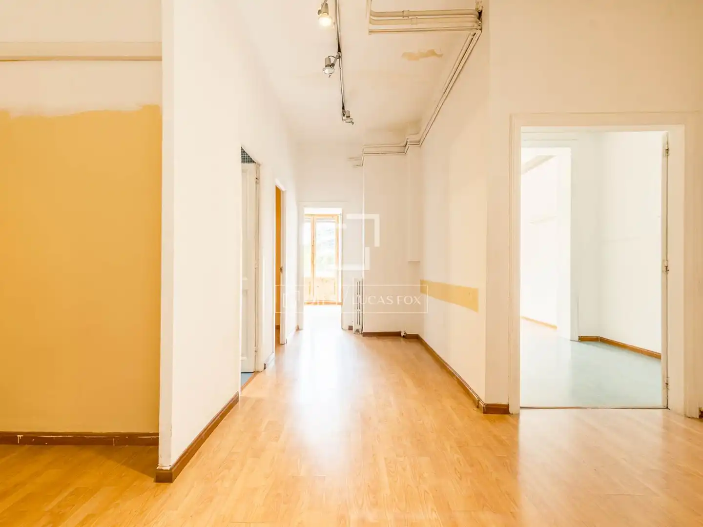 Flat for sale in Barcelona  with Air Conditioner and Heating