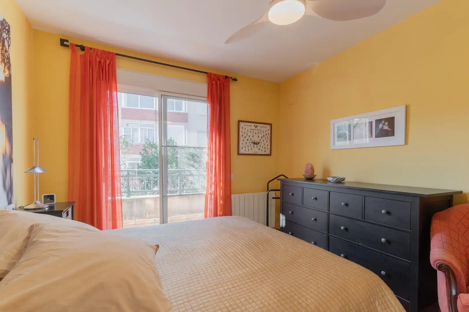 Schlafzimmer von Einfamilien-Reihenhaus zum Verkauf in Benicasim / Benicàssim mit Heizung, Privatgarten und Terrasse