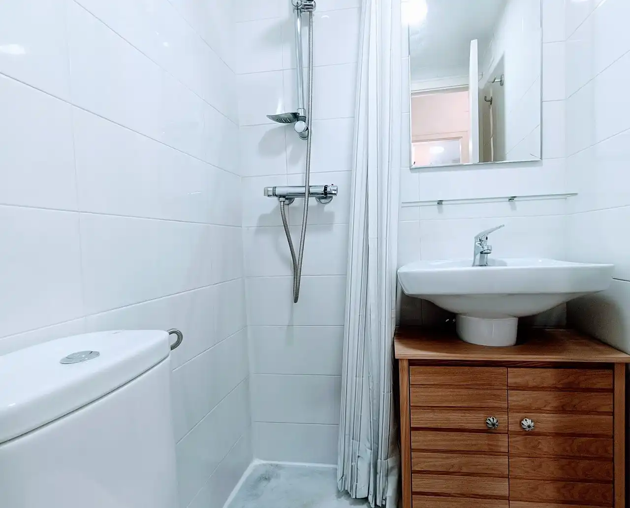 Badezimmer von Wohnung zur Miete in Madrid mit Klimaanlage, Heizung und Parkett