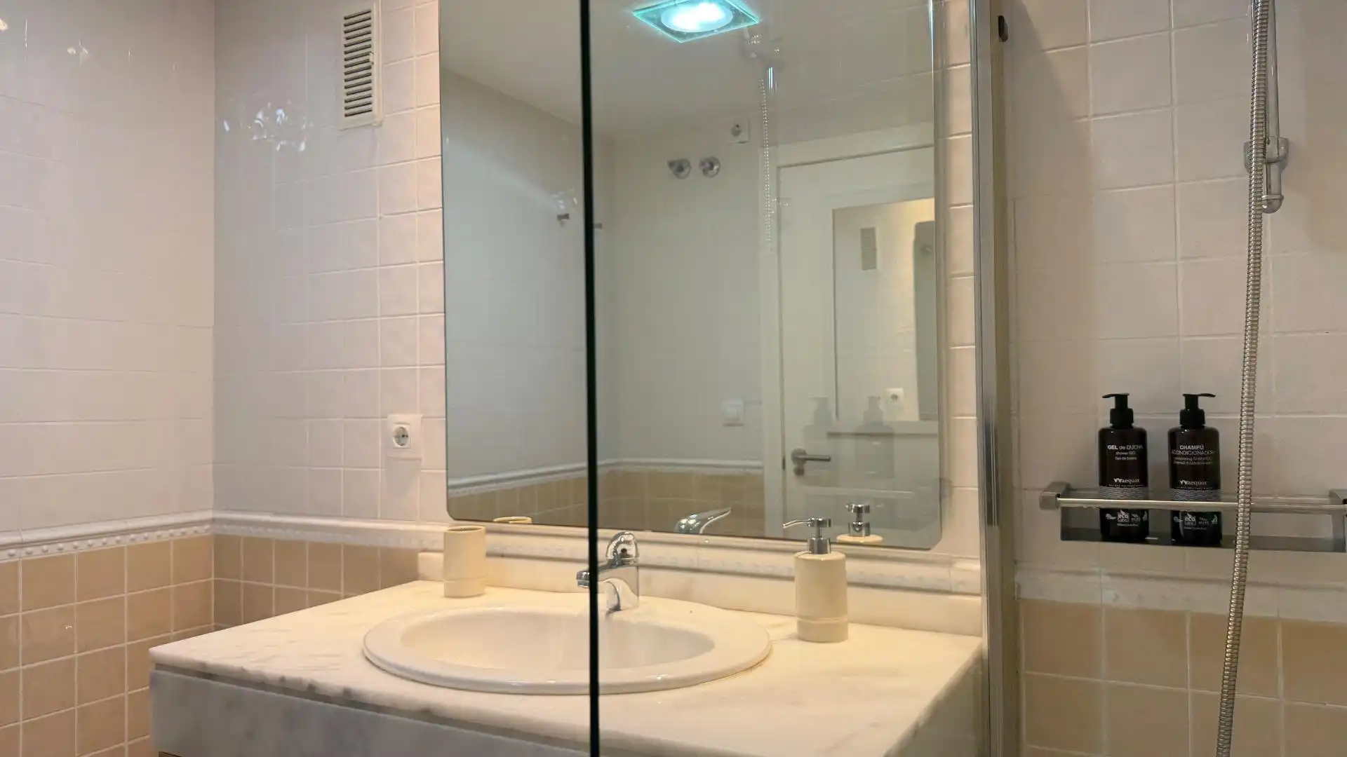 Bathroom of Flat for sale in Altea
