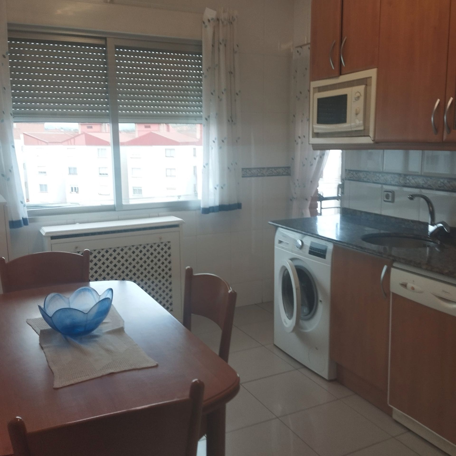 Cuina de Pis en venda en  Logroño amb Calefacció, Moblat i Balcó