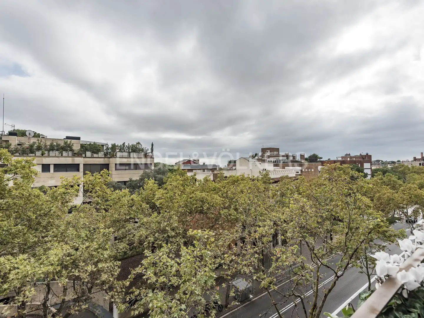 Vista exterior de Piso en venta en Barcelona con Aire acondicionado, Calefacción y Parquet