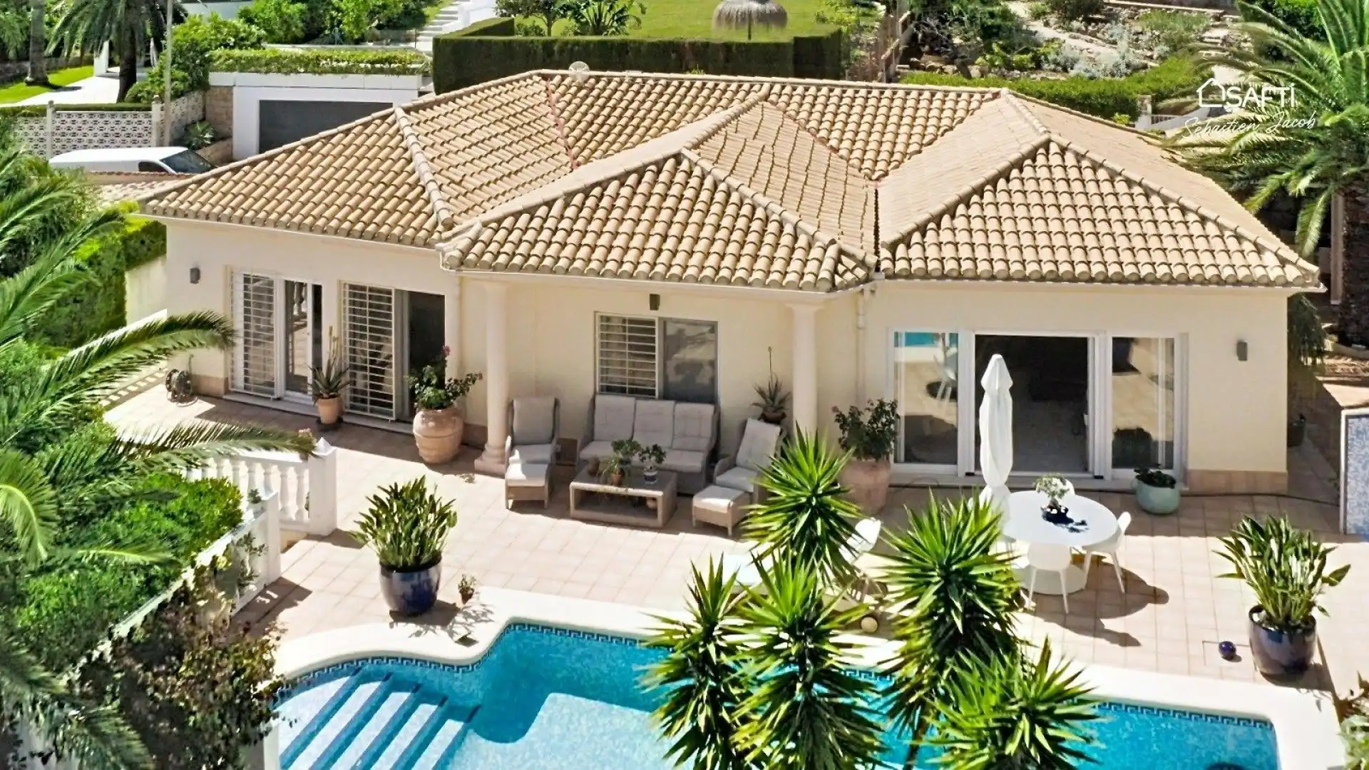 Vista exterior de Casa o chalet en venta en Dénia con Calefacción, Terraza y Piscina