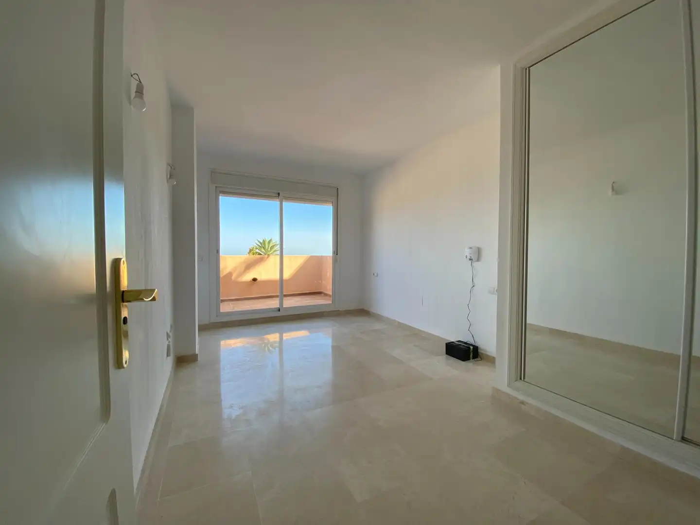 Habitación de Piso en venta en Mijas con Aire acondicionado, Terraza y Piscina comunitaria