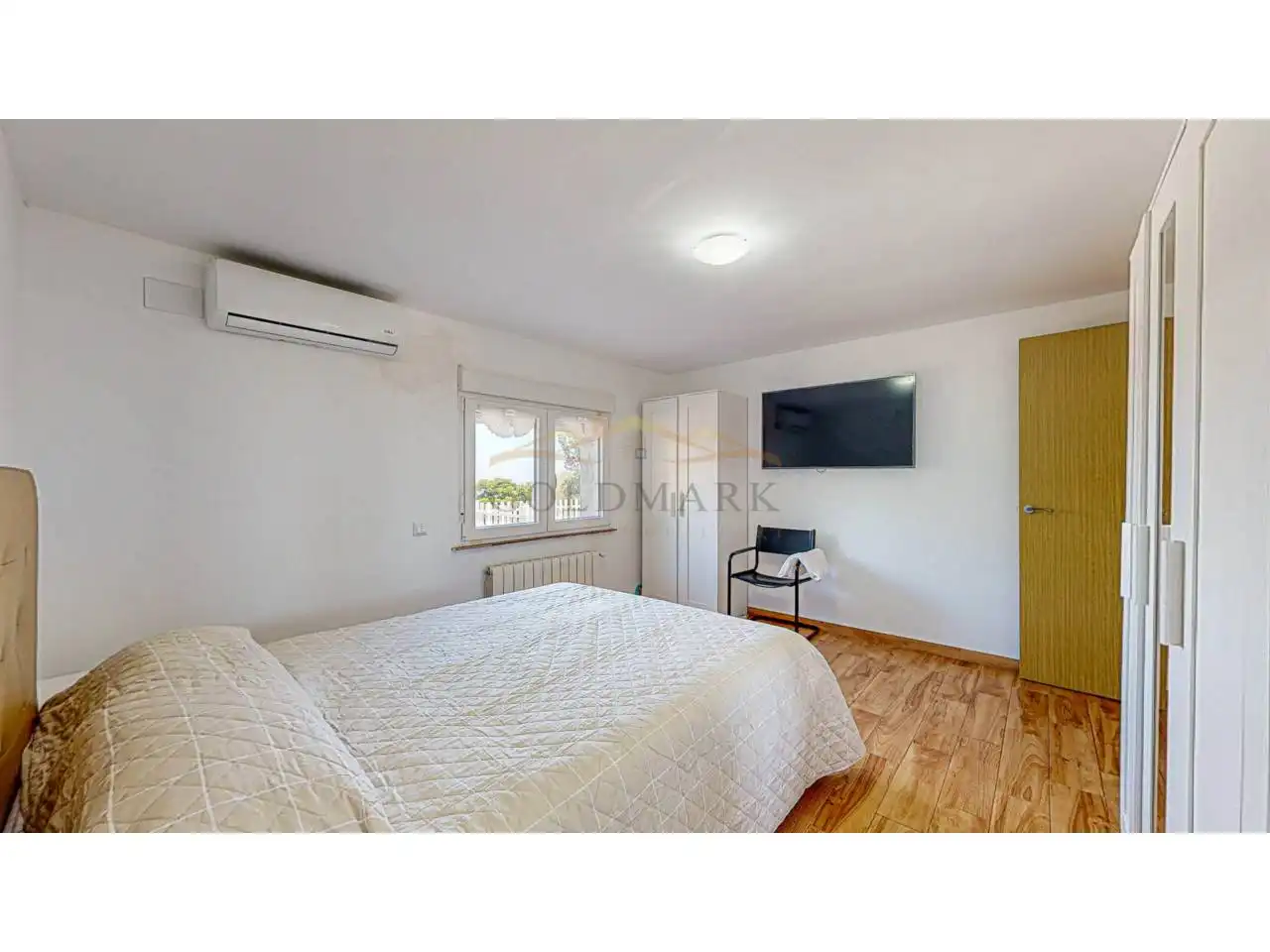 Dormitori de Casa o xalet en venda en Corbera de Llobregat amb Aire condicionat, Jardí privat i Terrassa