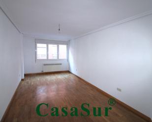 Bedroom of Apartment for sale in Valladolid Capital  with Heating, Terrace and Storage room