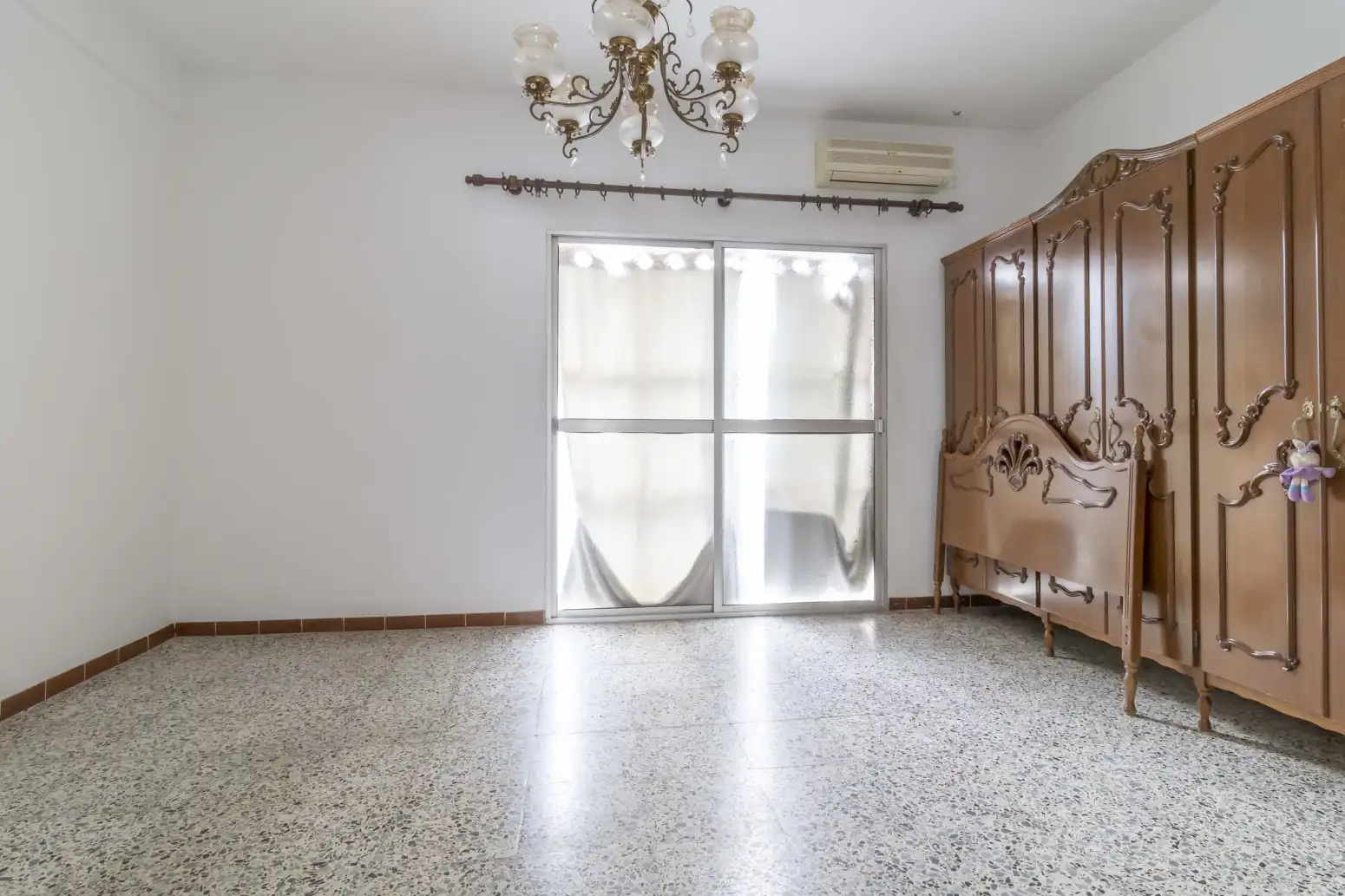 Living room of Detached homes for sale in Sevilla  with Air Conditioner, Terrace and Balcony