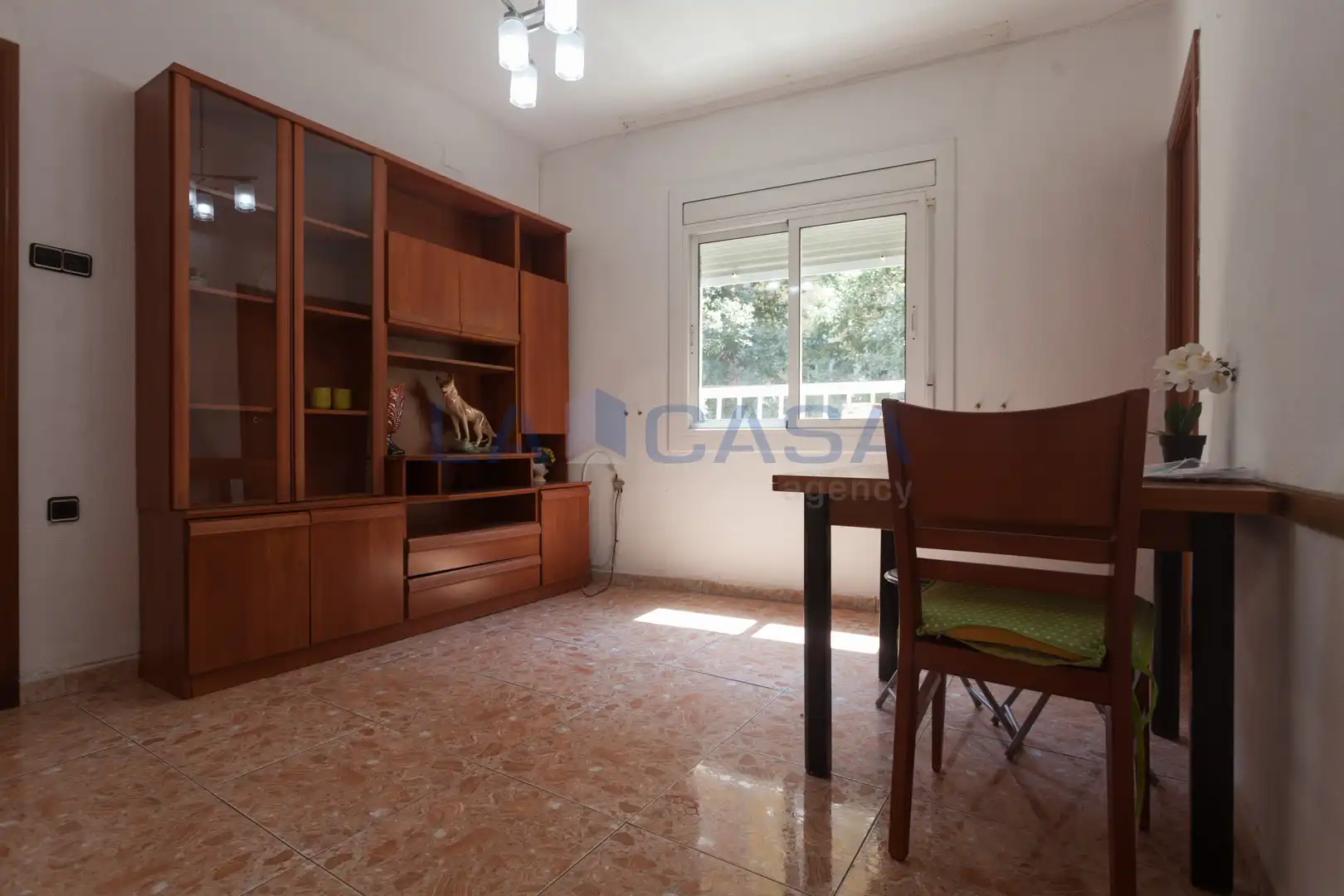 Sala d'estar de Pis en venda en L'Hospitalet de Llobregat amb Calefacció i Traster