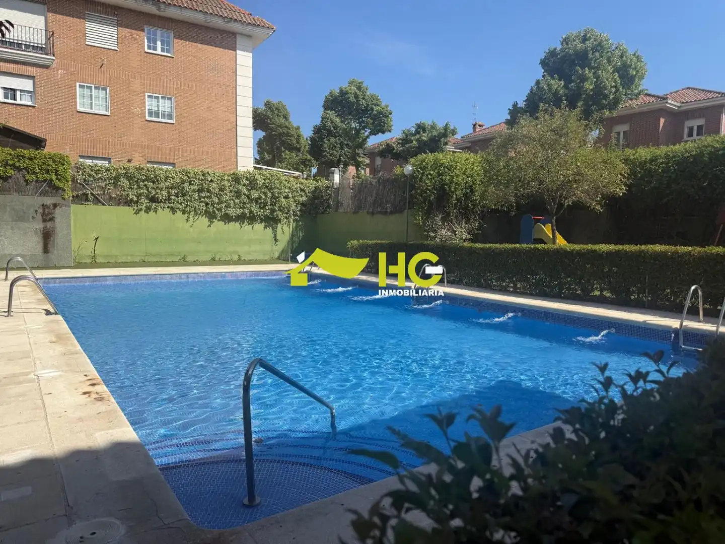 Swimming pool of Flat for sale in Villaviciosa de Odón  with Air Conditioner, Heating and Terrace