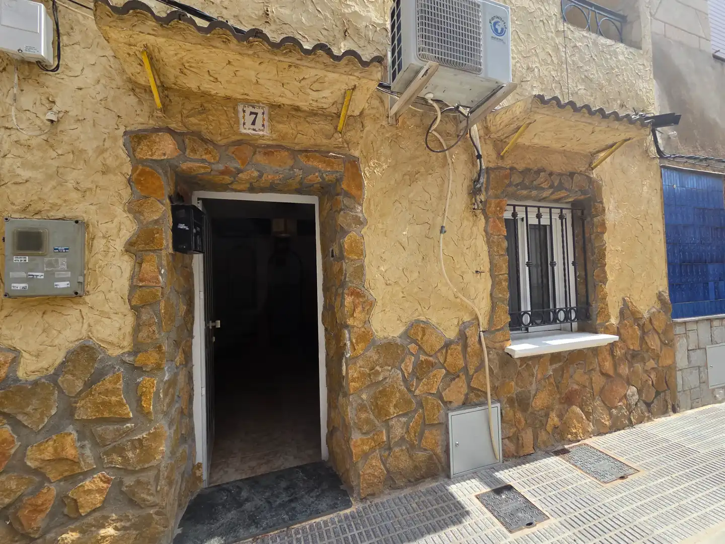 Vista exterior de Casa adosada en venda en Orihuela amb Moblat i Internet