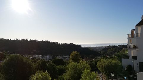 Foto 2 de Apartamento de alquiler en Urbanizacion Torre Esteril, Los Arqueros - Puerto del Almendro, Benahavís