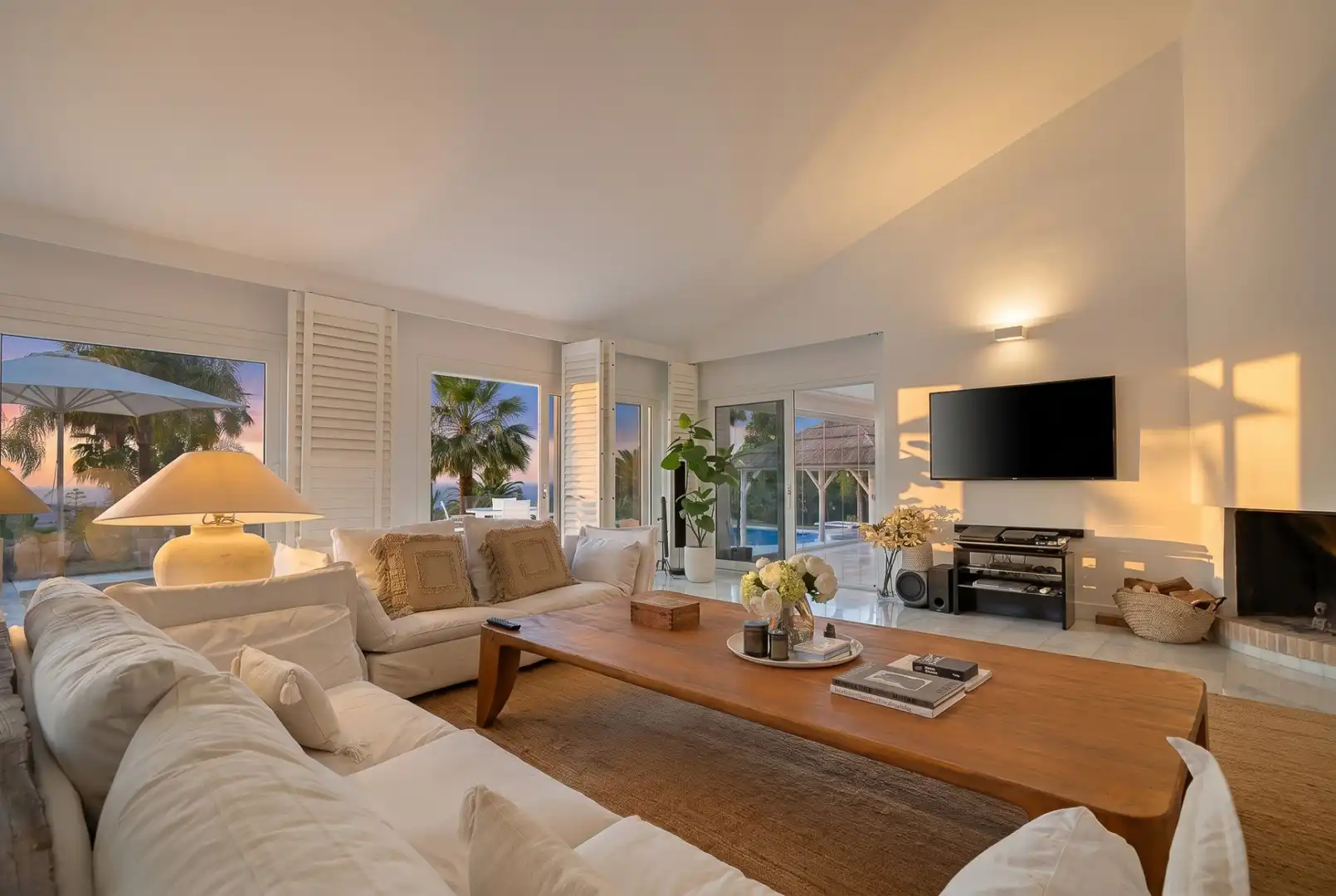Wohnzimmer von Haus oder Chalet zum Verkauf in Marbella mit Klimaanlage, Privatgarten und Terrasse