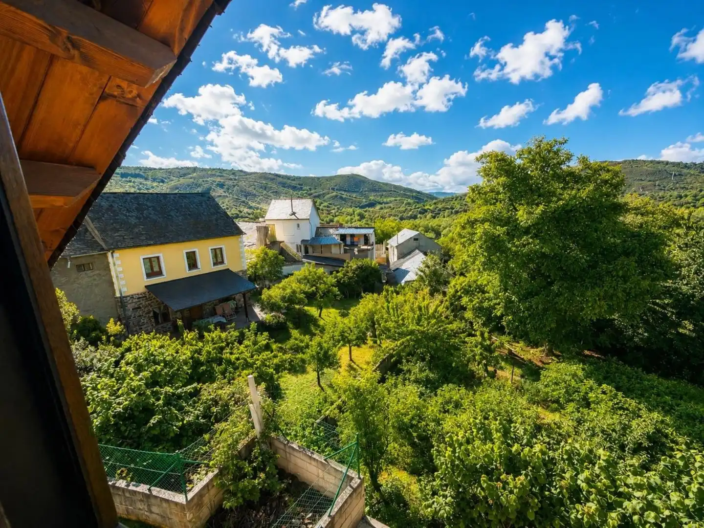 Casa adosada en venta en Toreno