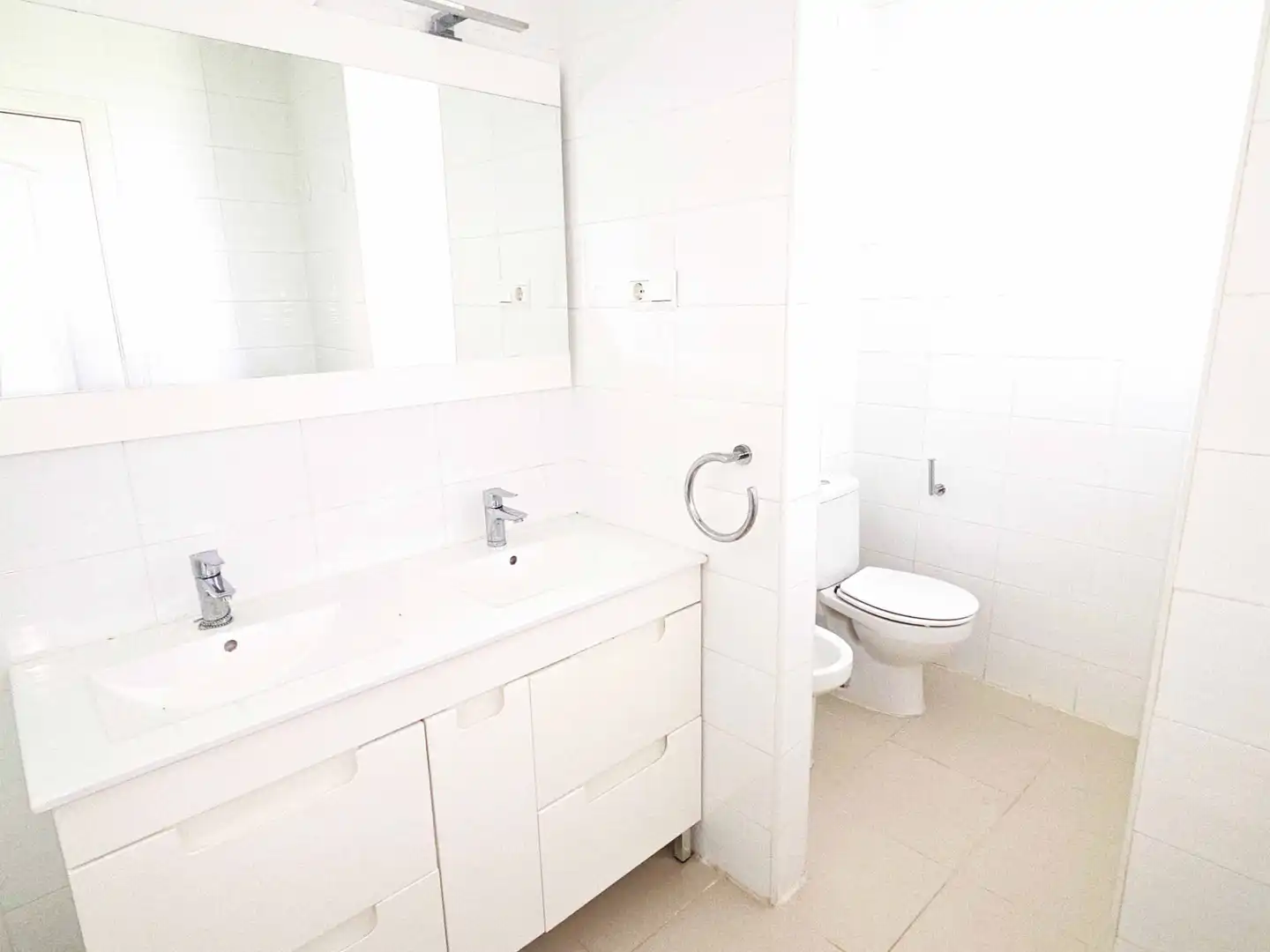 Baño de Casa adosada de alquiler en La Moraleja con Calefacción, Jardín privado y Terraza