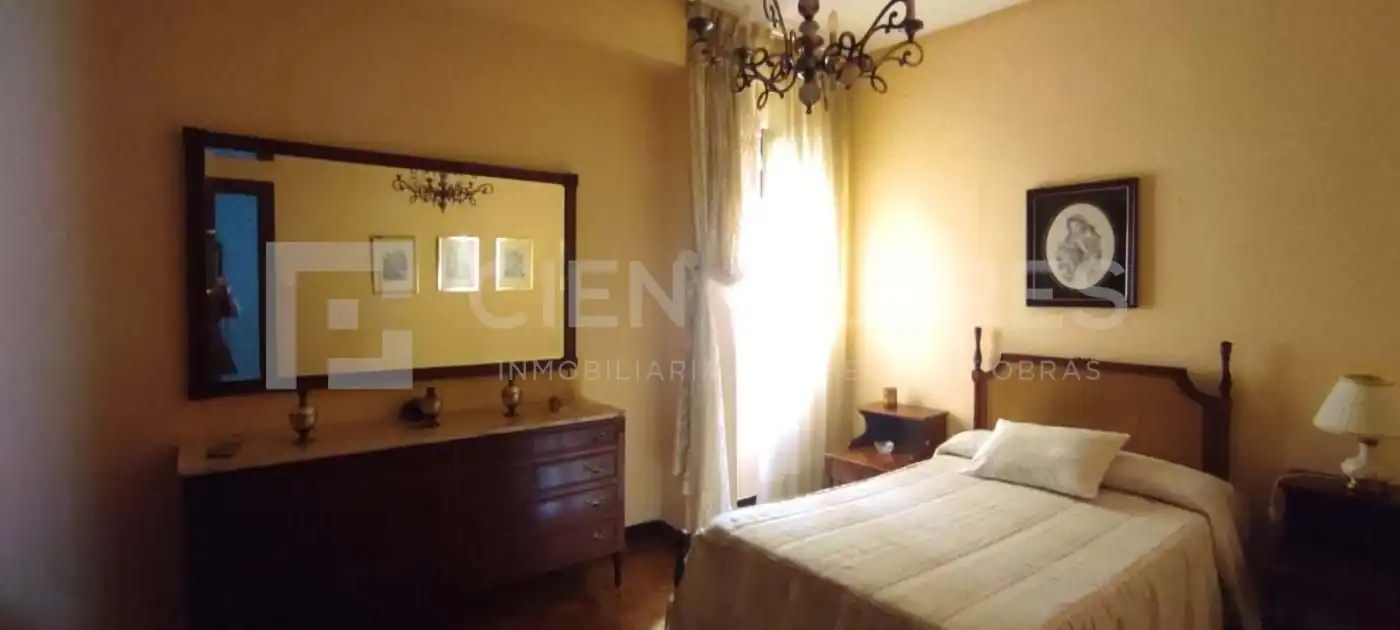 Bedroom of Flat for sale in  Logroño