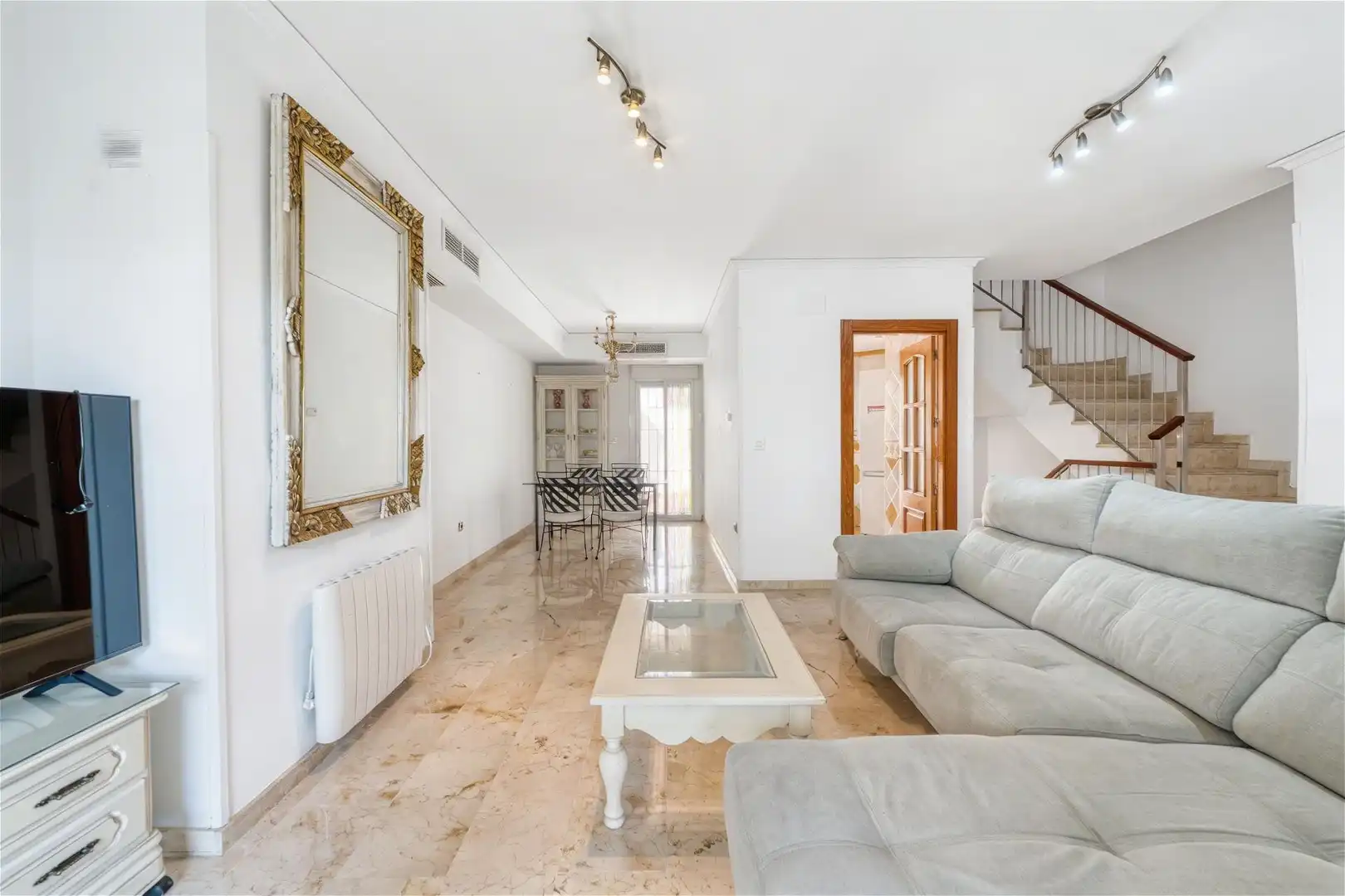 Living room of Detached homes for sale in Marbella  with Air Conditioner, Heating and Terrace
