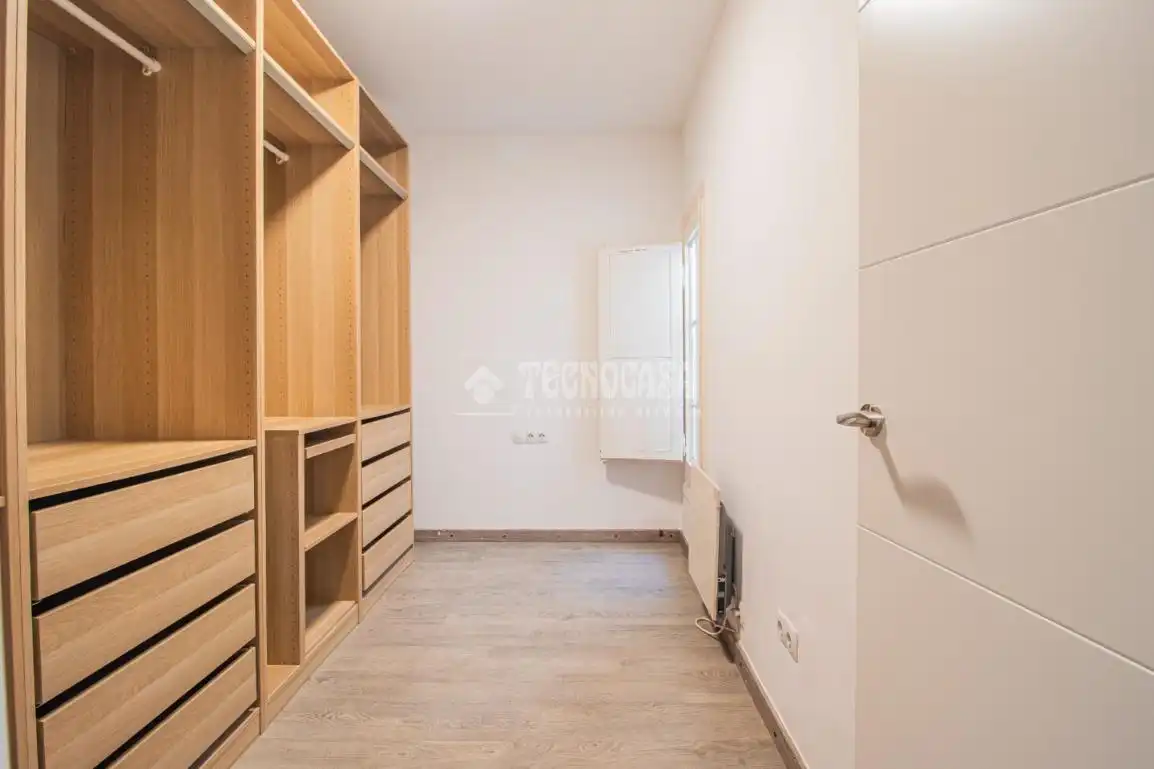 Habitación de Casa adosada en venta en Sant Cugat del Vallès con Calefacción y Terraza