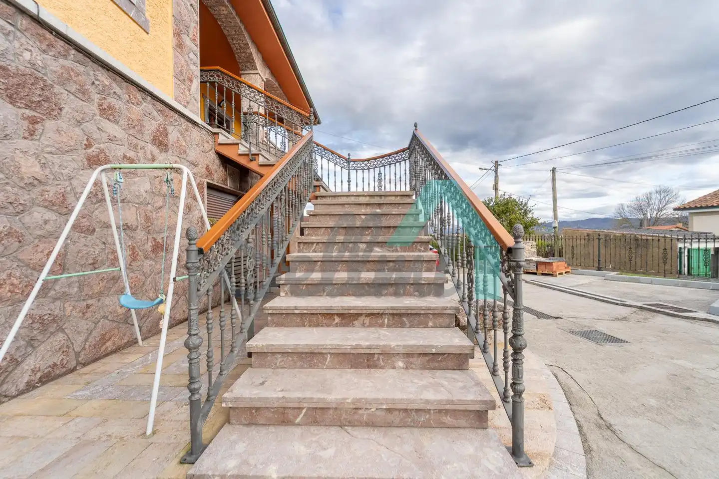 Houses for sale in Camíno De Castañéu, Viella - Granda - Meres