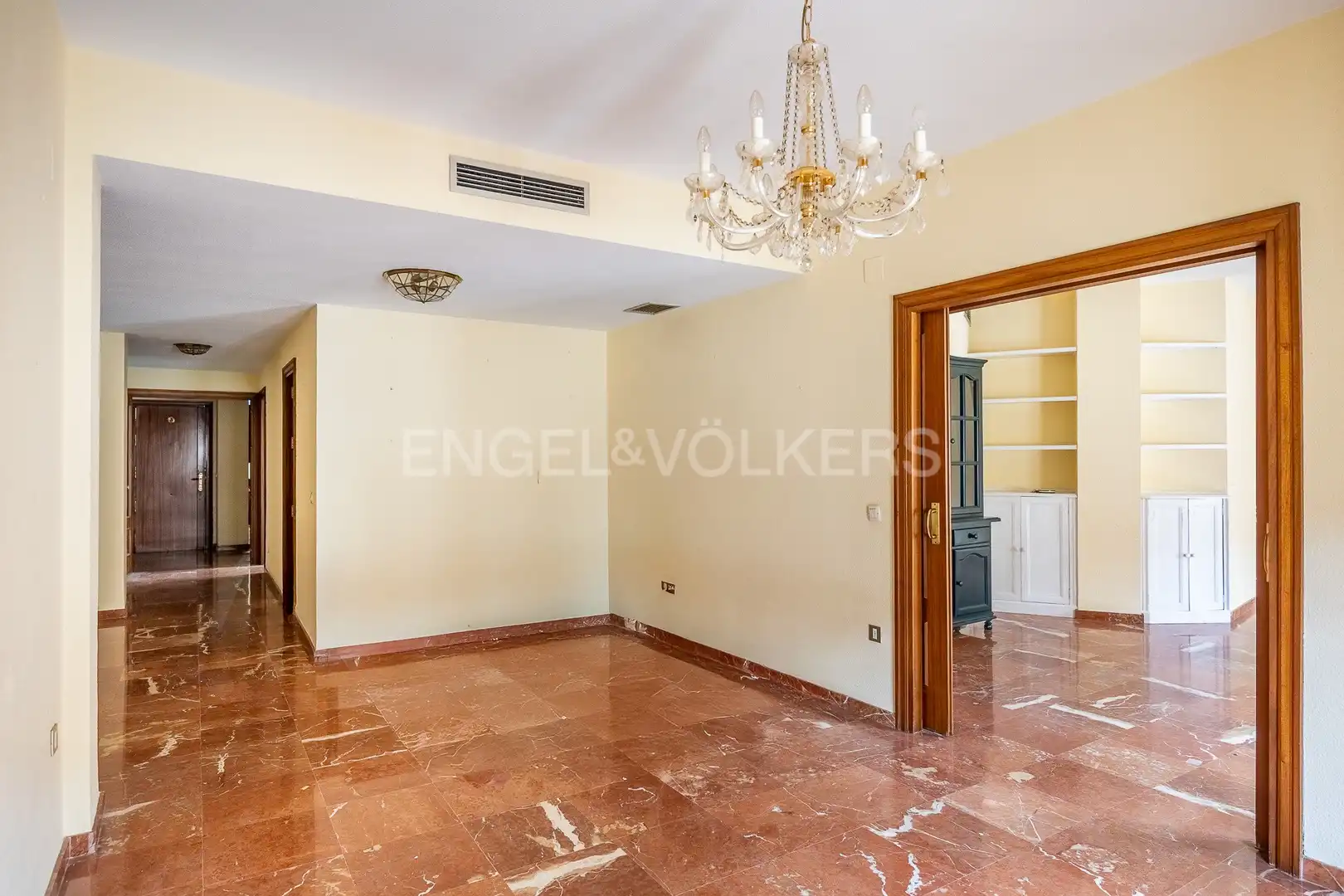 Flat for sale in Sevilla  with Air Conditioner and Heating