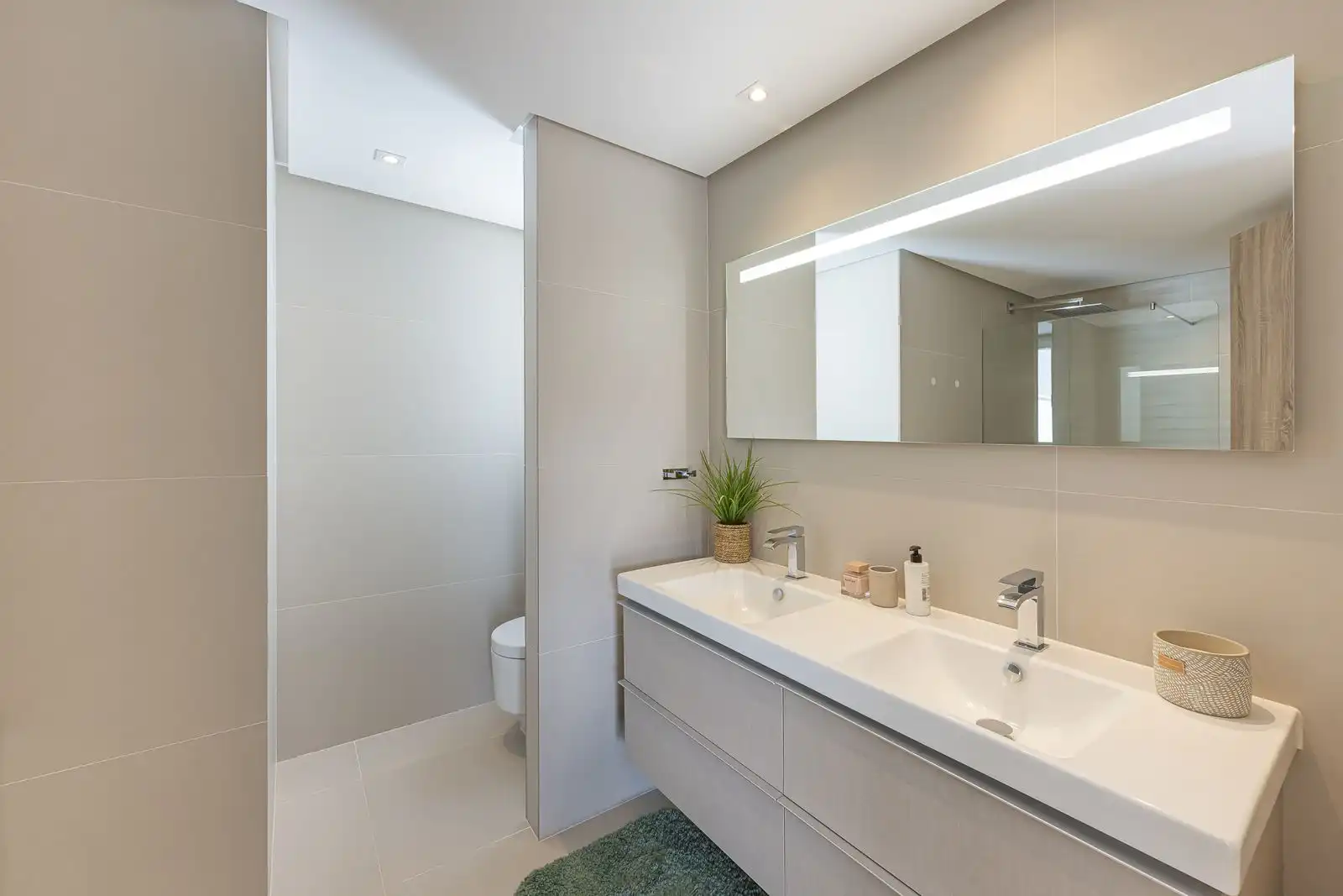 Baño de Dúplex en venta en Benahavís con Aire acondicionado, Terraza y Trastero