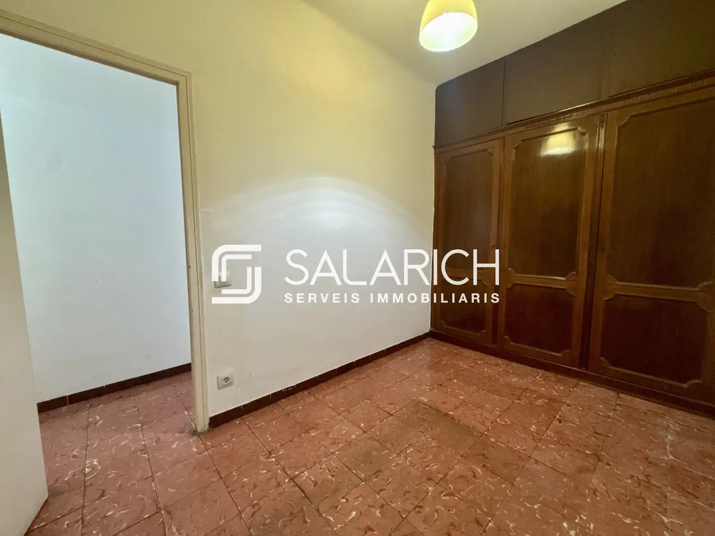 Flat for sale in Barcelona  with Air Conditioner and Balcony