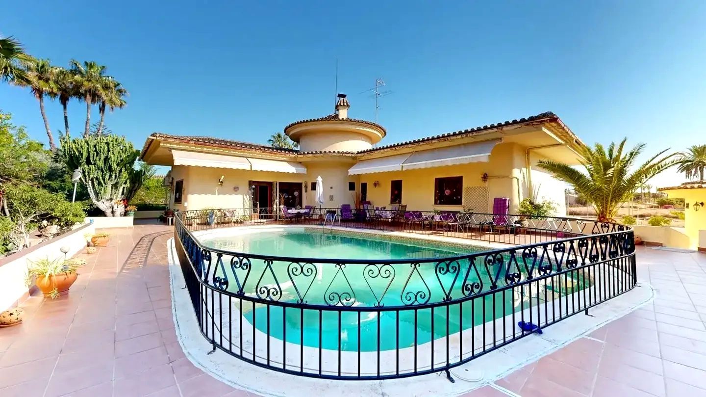 Piscina de Casa o xalet en venda en Elche / Elx amb Aire condicionat, Jardí privat i Terrassa