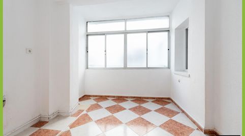 Foto 3 de Piso en venta en Calle Miravioletas, Parque Victoria Eugenia, Málaga Capital