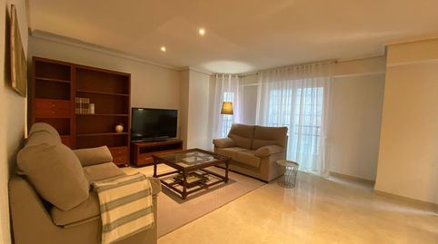 Foto 2 von Wohnung zur Miete in Calle Calle de Sant Vicent, Centro, Elche / Elx