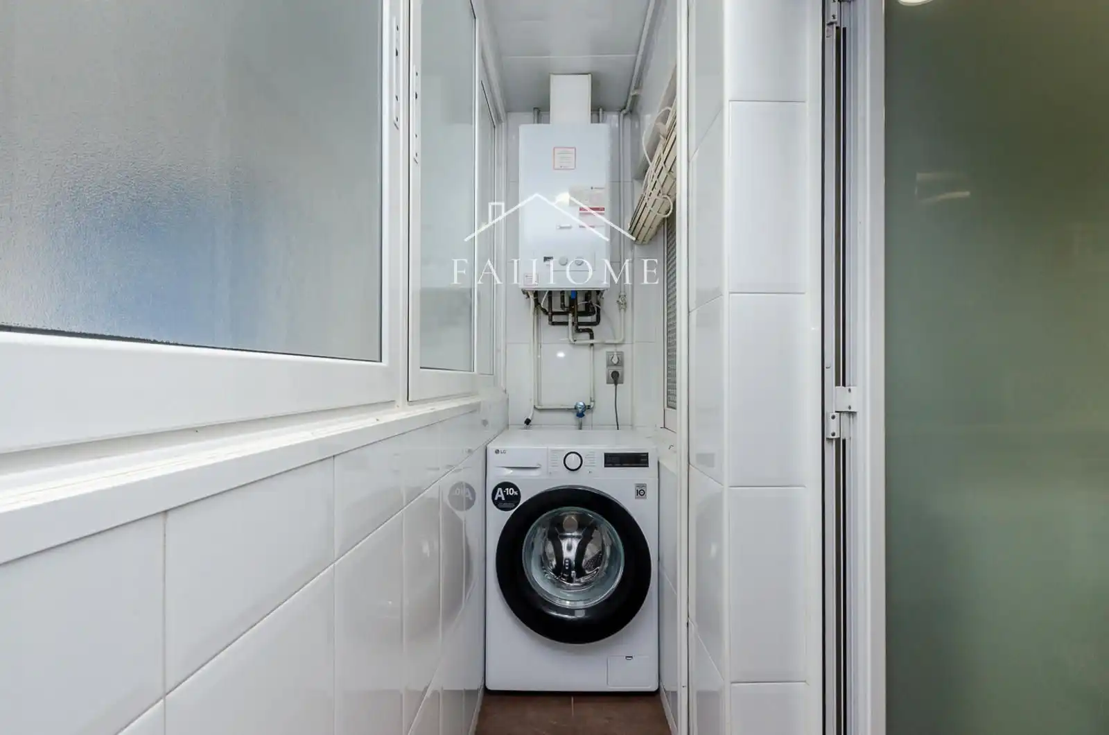 Baño de Piso en venta en Sabadell con Calefacción, Parquet y Terraza