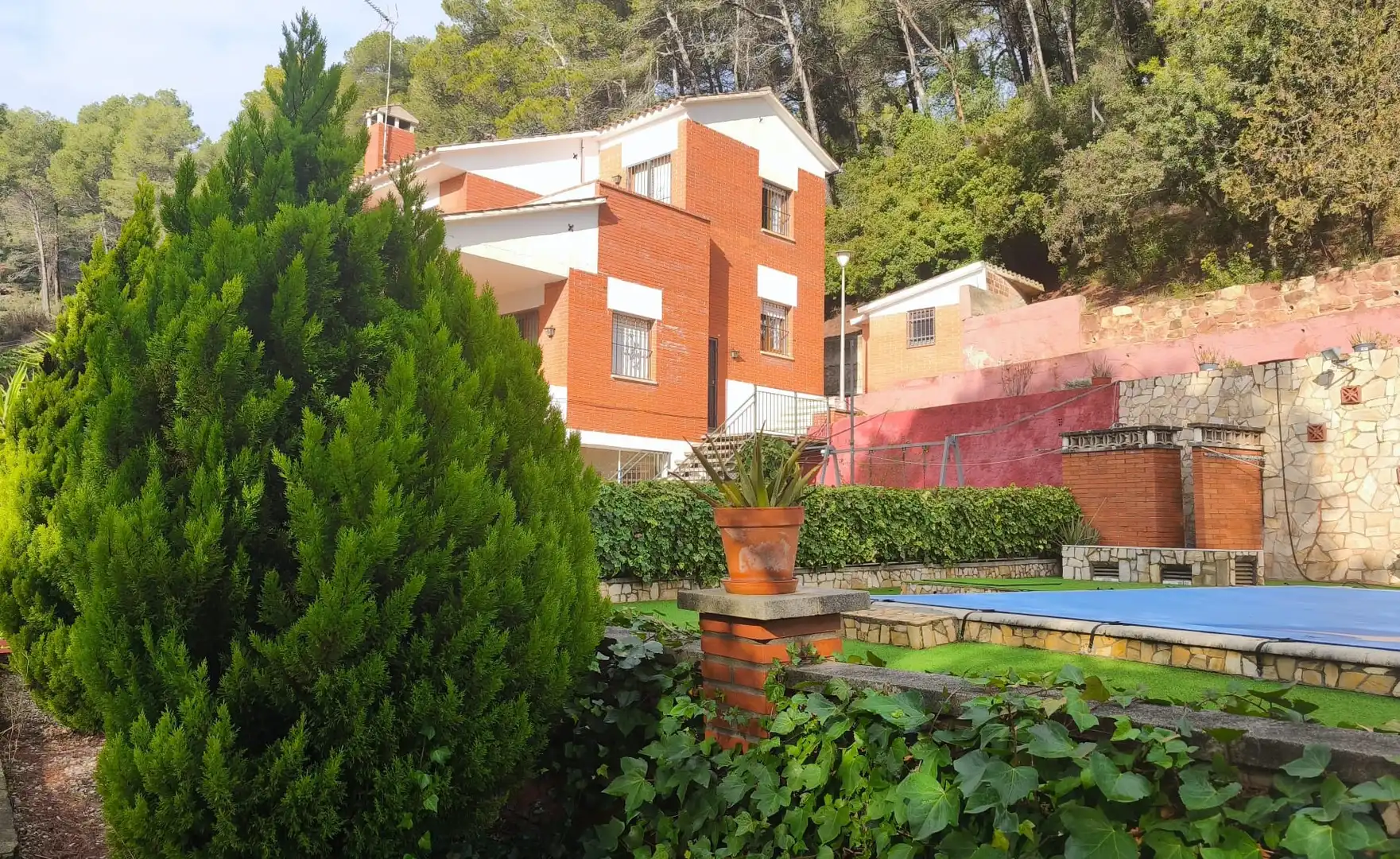Jardí de Casa o xalet en venda en Cervelló amb Jardí privat, Terrassa i Piscina