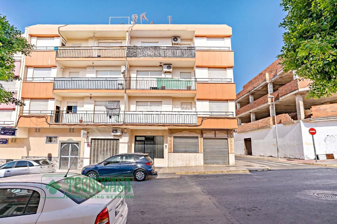 Vista exterior de Pis en venda en El Ejido