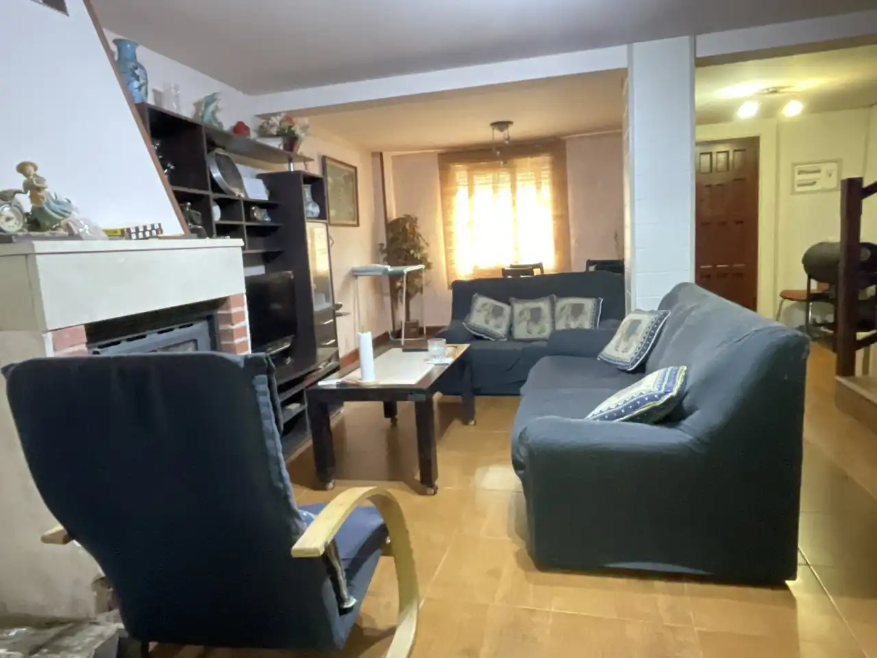 Wohnzimmer von Country house zum Verkauf in Ibrillos mit Heizung, Parkett und Terrasse